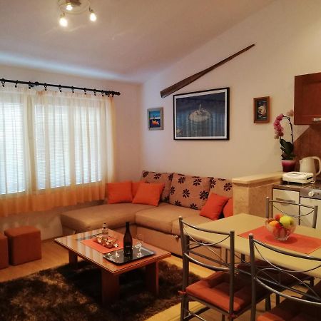 Adria Apartments Pula Luaran gambar