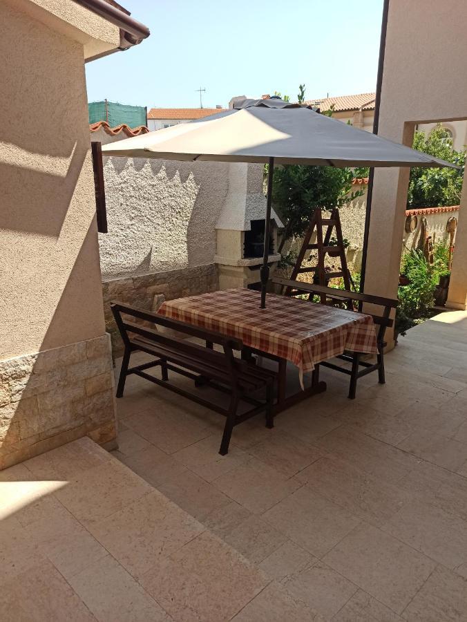 Adria Apartments Pula Luaran gambar