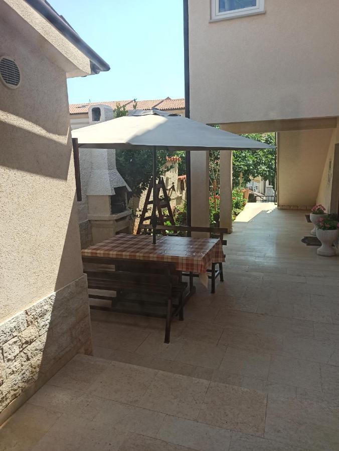 Adria Apartments Pula Luaran gambar