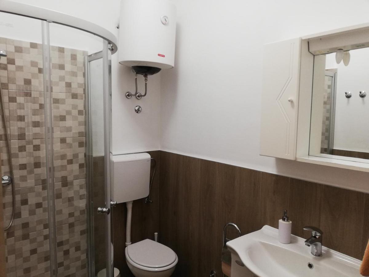 Adria Apartments Pula Luaran gambar