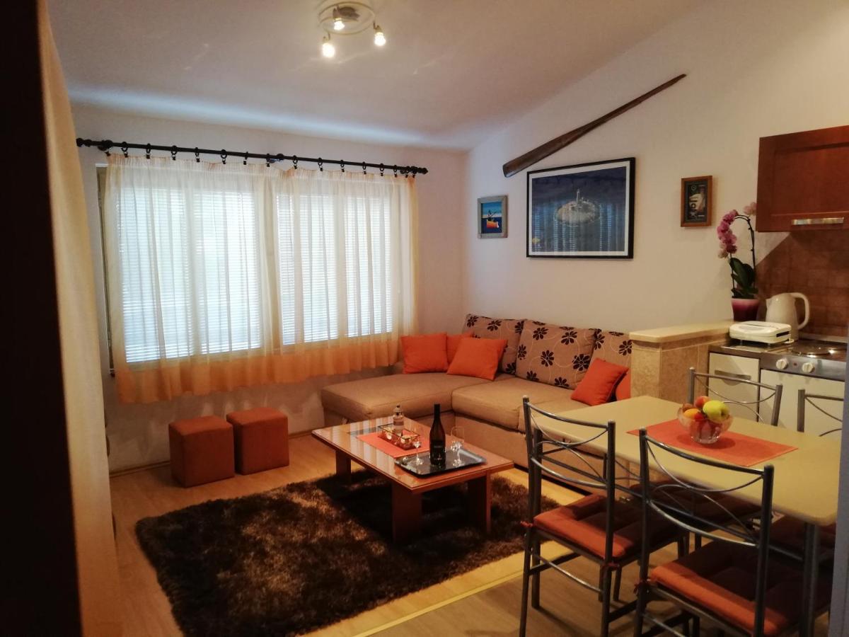 Adria Apartments Pula Luaran gambar